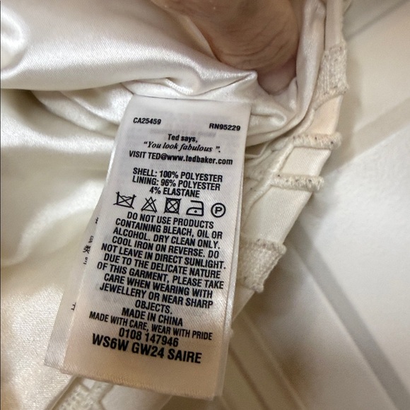 Ted Baker London this white crop top features a lattice pattern & rear zipper L - Picture 5 of 6